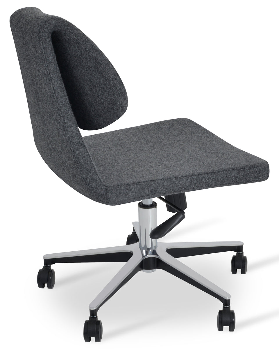 Gakko Office Chair.