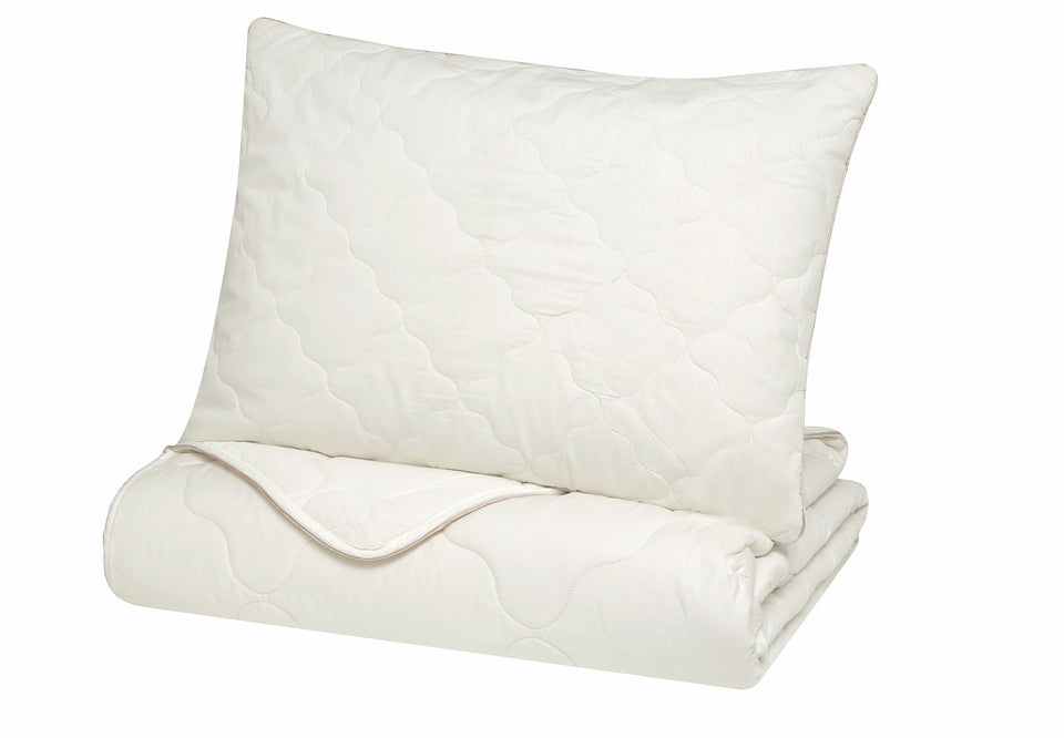 USA Superwashed Wool Pillow